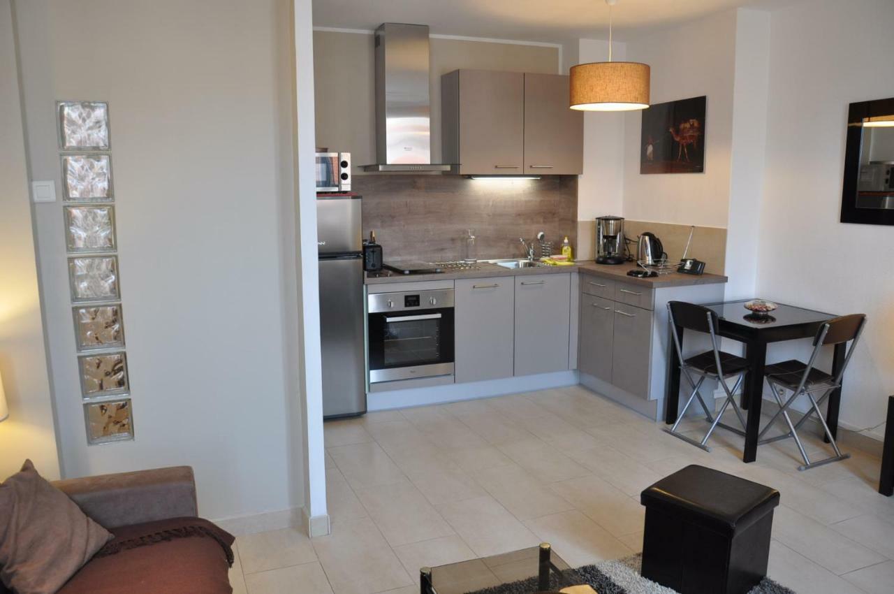 Charmant Studio Tout Proche Du Port Nice Ngoại thất bức ảnh